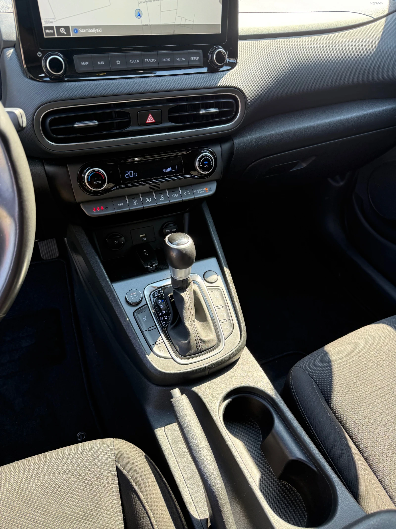 Hyundai Kona 1.6 CRDI Hybrid, снимка 11 - Автомобили и джипове - 55666579