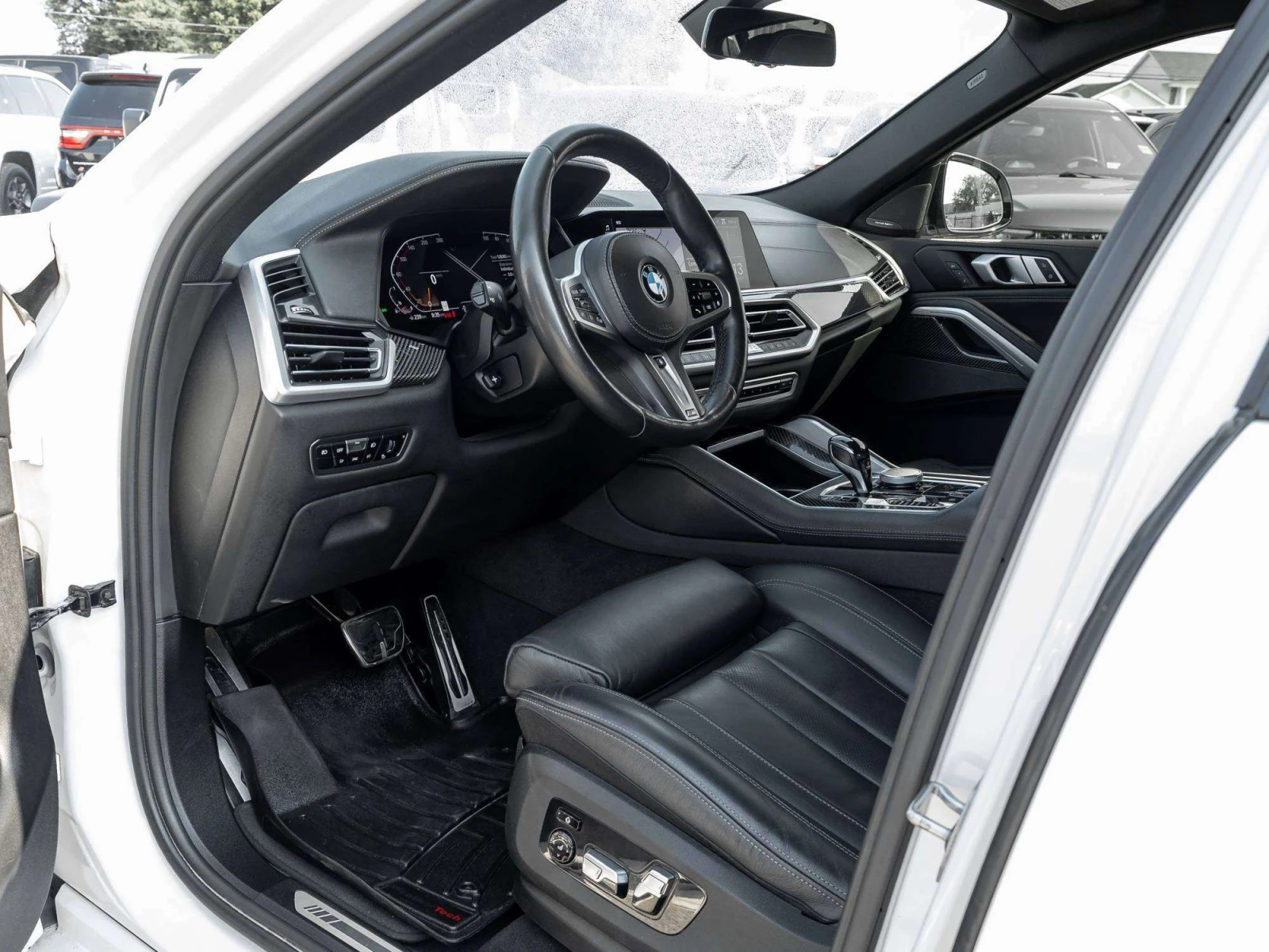 BMW X6 40i xDrive M-Sport | Laser | Carbon Fiber Trim , снимка 9 - Автомобили и джипове - 55688769