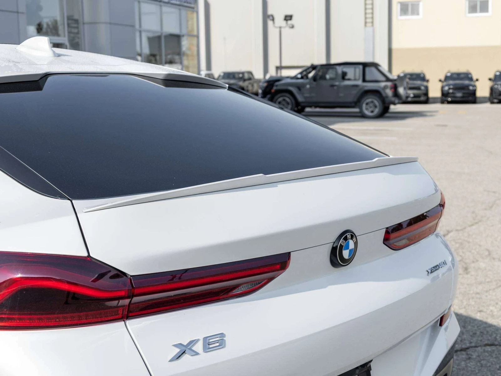BMW X6 40i xDrive M-Sport | Laser | Carbon Fiber Trim , снимка 5 - Автомобили и джипове - 55688769