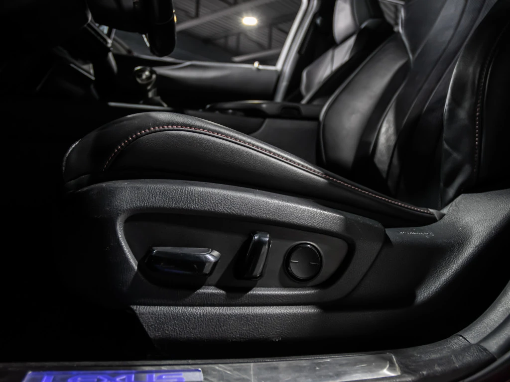 Lexus UX 250h F-SPORT 4dr AWD| HUD| CAR PLAY| NAV| ROOF| BACKUP|, снимка 10 - Автомобили и джипове - 55727522
