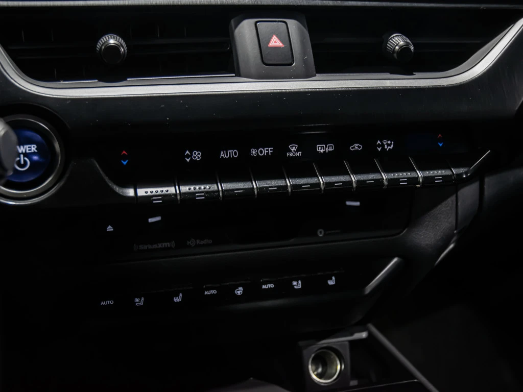 Lexus UX 250h F-SPORT 4dr AWD| HUD| CAR PLAY| NAV| ROOF| BACKUP|, снимка 17 - Автомобили и джипове - 55727522