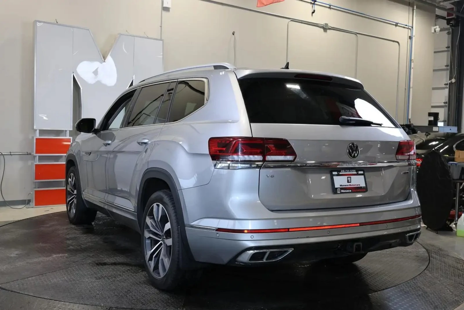 VW Atlas R LINE LOADED ЦЕНА ДО БЪЛГАРИЯ АВТОКРЕДИТ, снимка 4 - Автомобили и джипове - 55950305