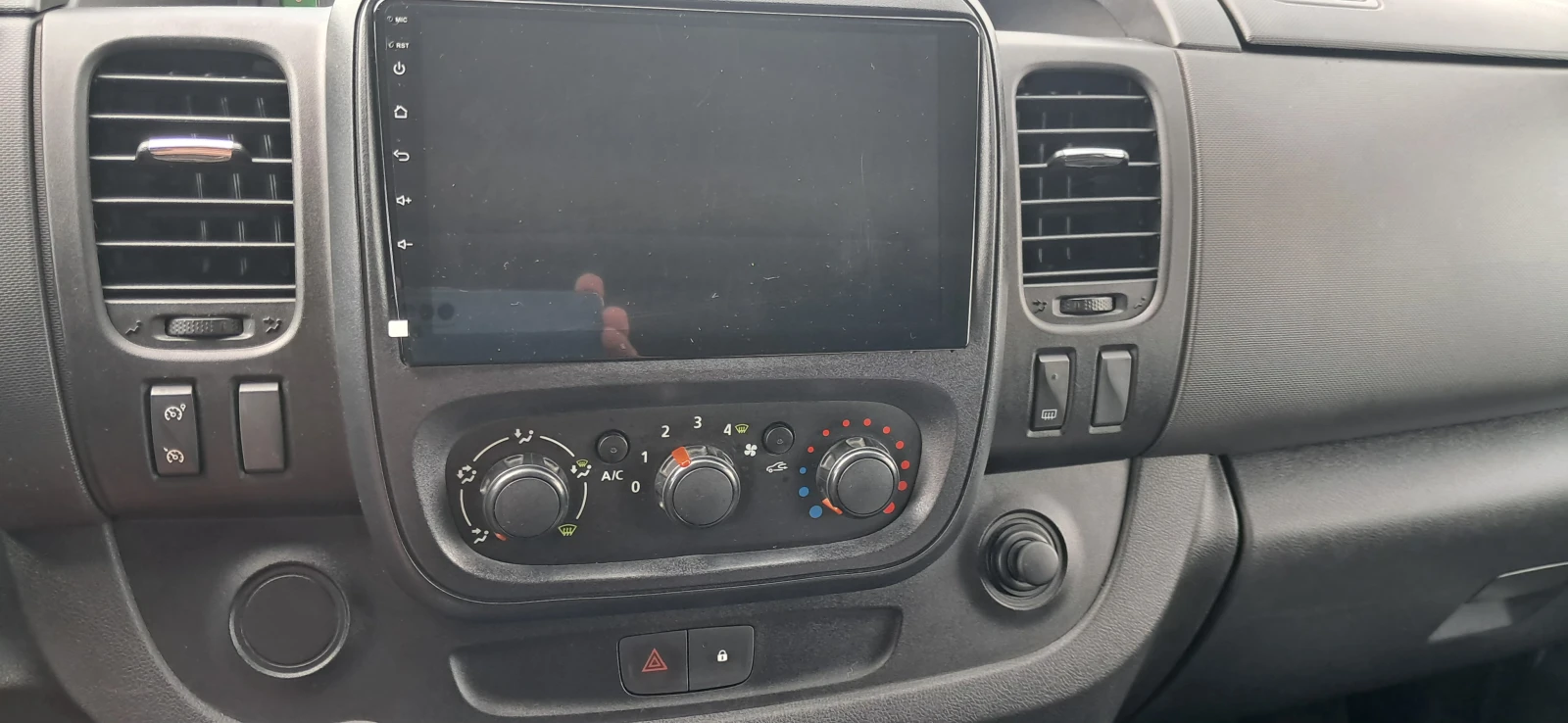 Opel Vivaro 1.6cdti, снимка 16 - Бусове и автобуси - 54741191