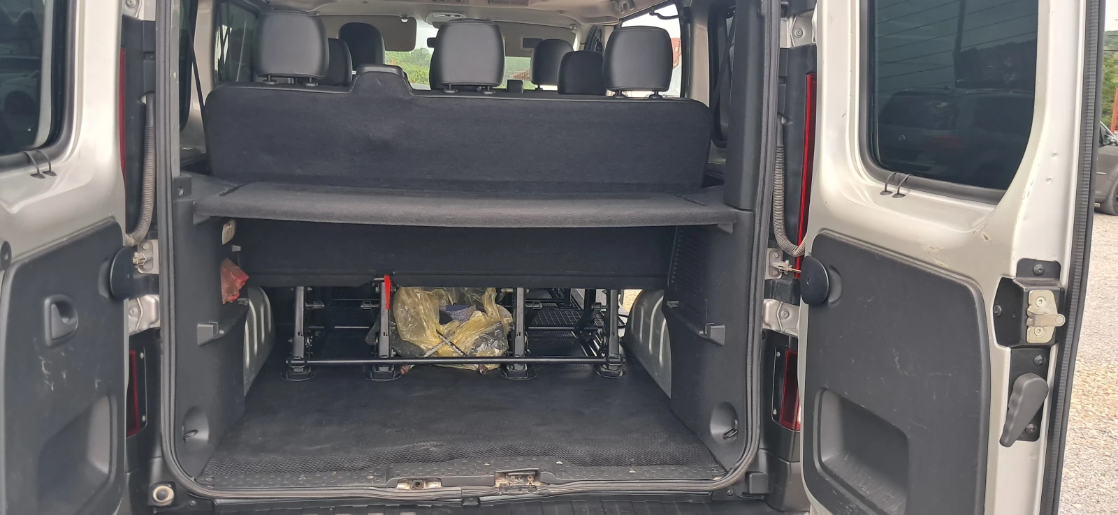 Opel Vivaro 1.6cdti, снимка 10 - Бусове и автобуси - 54741191