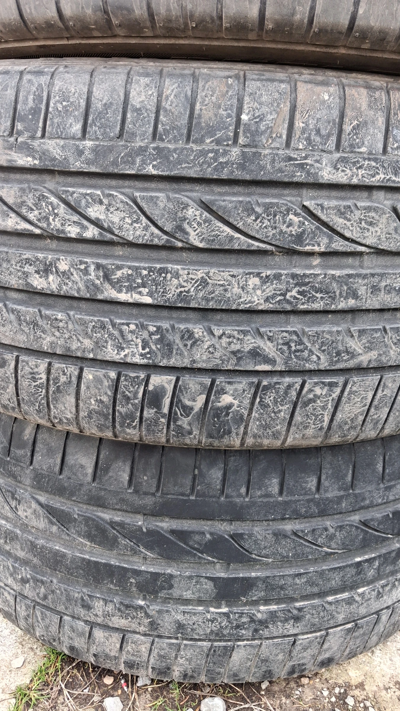 Гуми Летни 275/40R20, снимка 2 - Гуми и джанти - 54041374