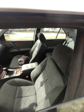 Mercedes-Benz E 220, снимка 10