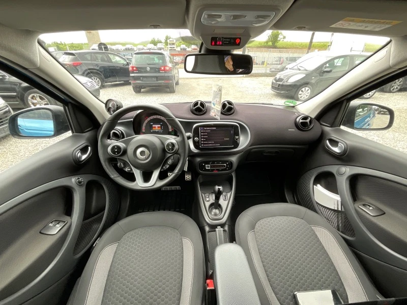 Smart Forfour EQ, снимка 14 - Автомобили и джипове - 45859767