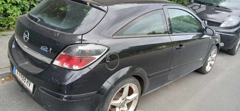 Opel Astra 1.9CDTi GTC, снимка 3 - Автомобили и джипове - 46487130