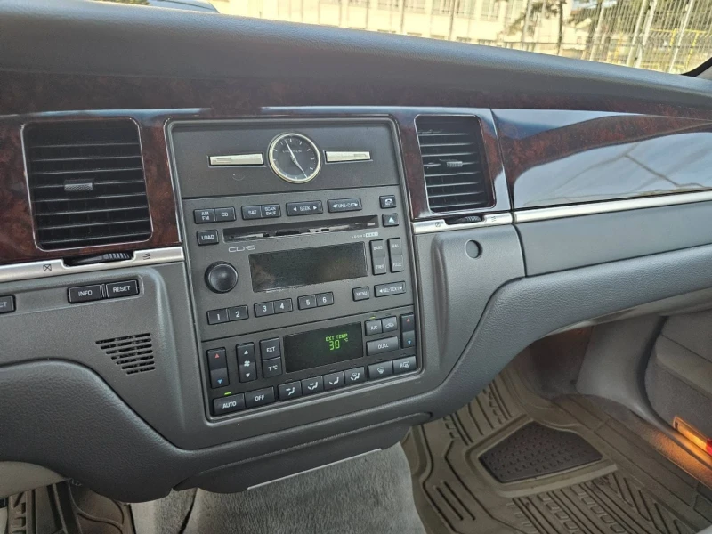 Lincoln Town car, снимка 13 - Автомобили и джипове - 53170587