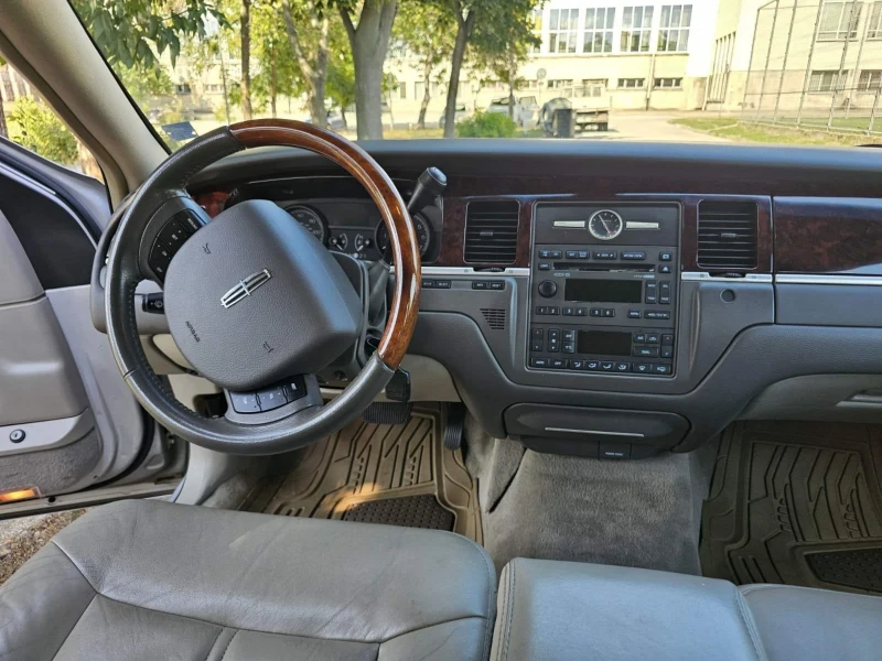 Lincoln Town car, снимка 8 - Автомобили и джипове - 53170587
