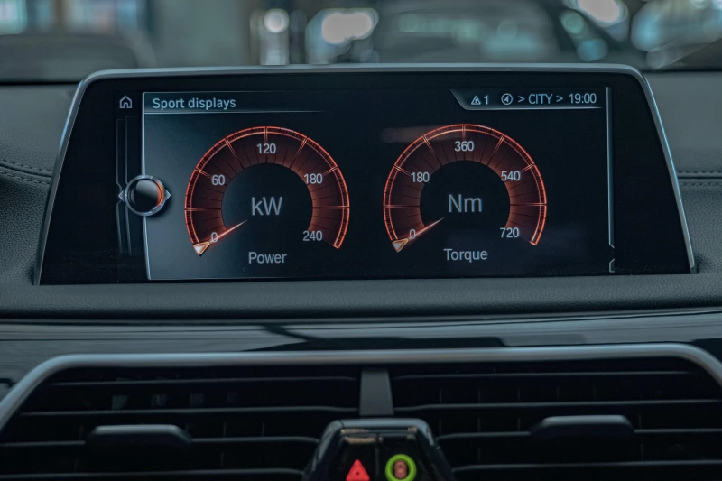 BMW 740 d/xDrive/Individual/Soft Close/Massage/Камера 360/, снимка 17 - Автомобили и джипове - 51781356