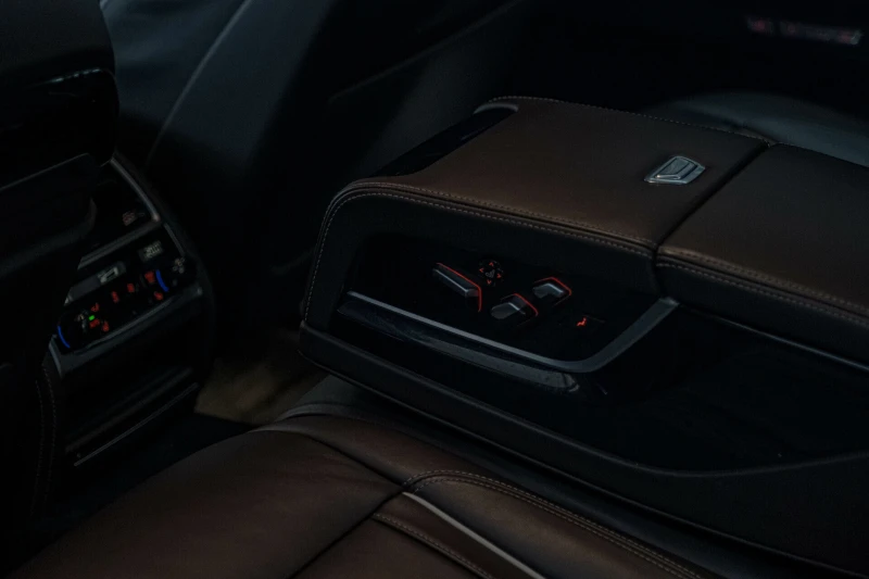 BMW 740 d/xDrive/Individual/Soft Close/Massage/Камера 360/, снимка 9 - Автомобили и джипове - 51781356