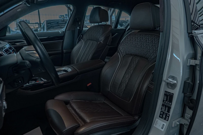 BMW 740 d/xDrive/Individual/Soft Close/Massage/Камера 360/, снимка 12 - Автомобили и джипове - 51781356