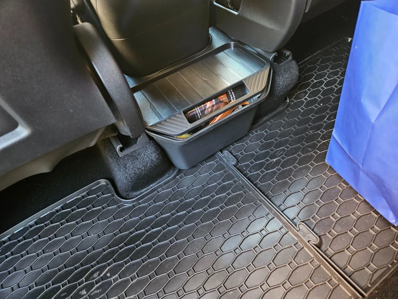 Tesla Model Y Performance, снимка 9 - Автомобили и джипове - 52839757