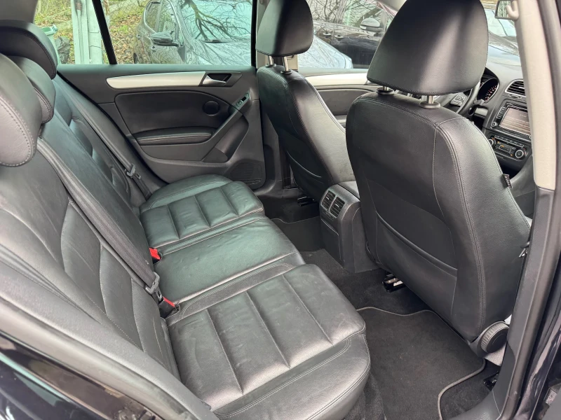 VW Golf 1.6TDI* Highline, снимка 16 - Автомобили и джипове - 52855945
