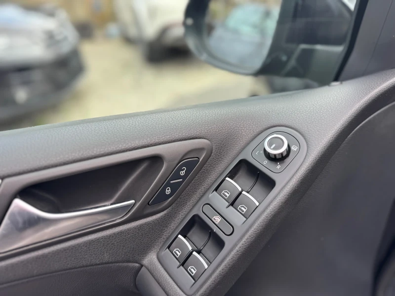 VW Golf 1.6TDI* Highline, снимка 10 - Автомобили и джипове - 52855945