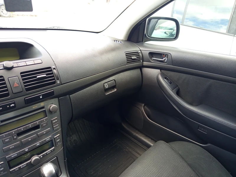 Toyota Avensis, снимка 9 - Автомобили и джипове - 52997363