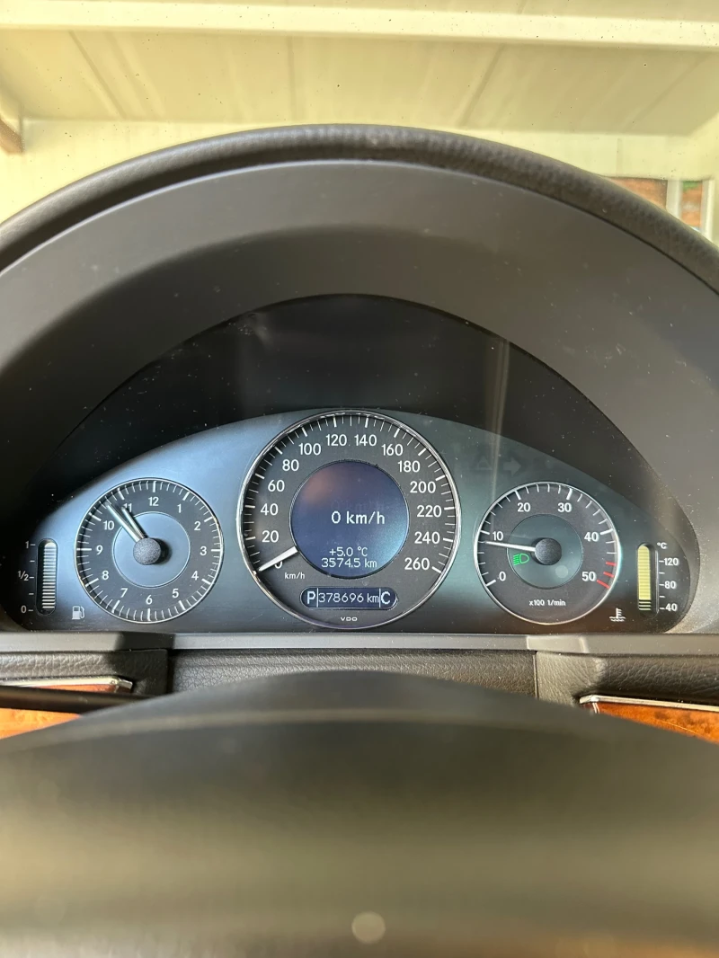 Mercedes-Benz E 280, снимка 11 - Автомобили и джипове - 53366363