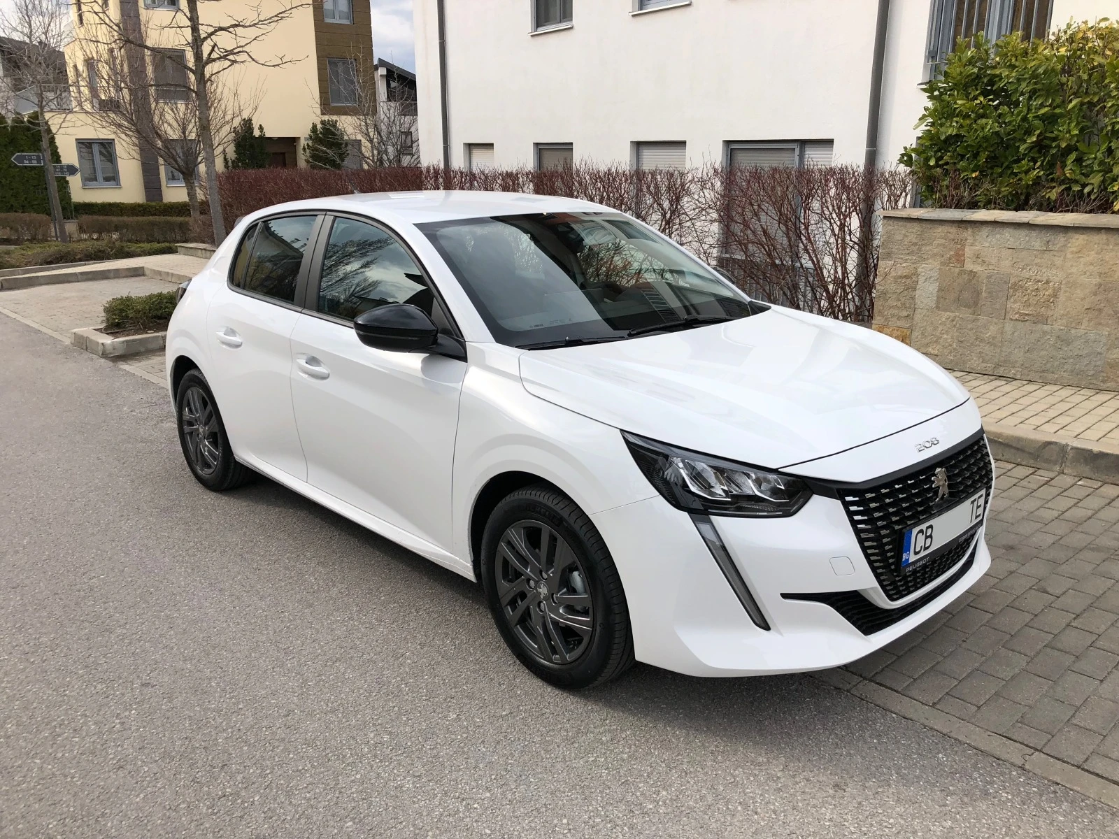 Peugeot 208 ACTIVE 1.2 PureTech EURO 6 - изображение 2