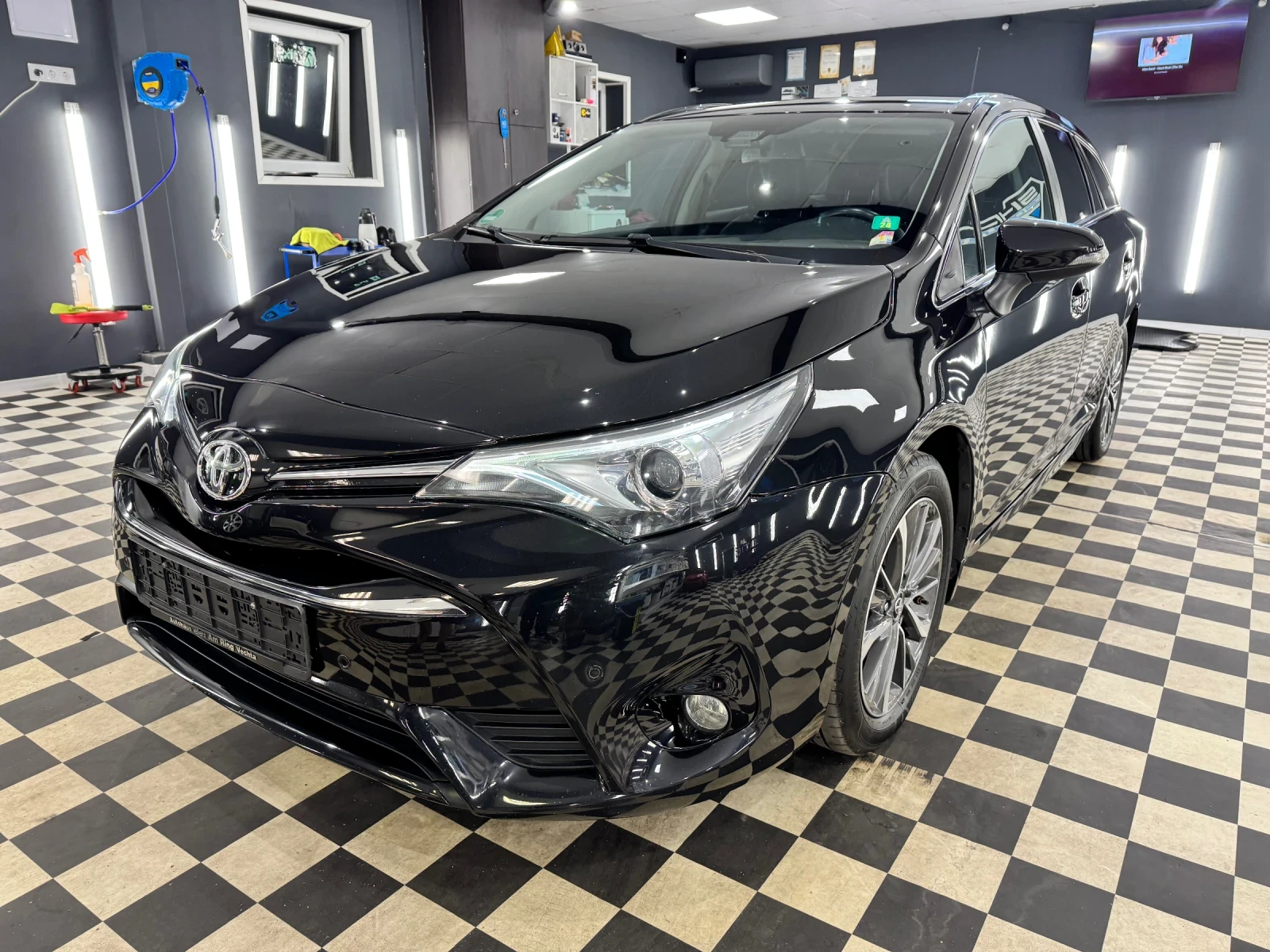 Toyota Avensis 2.0 D-4D Business Edition БЕЗ АНАЛОГ - изображение 2