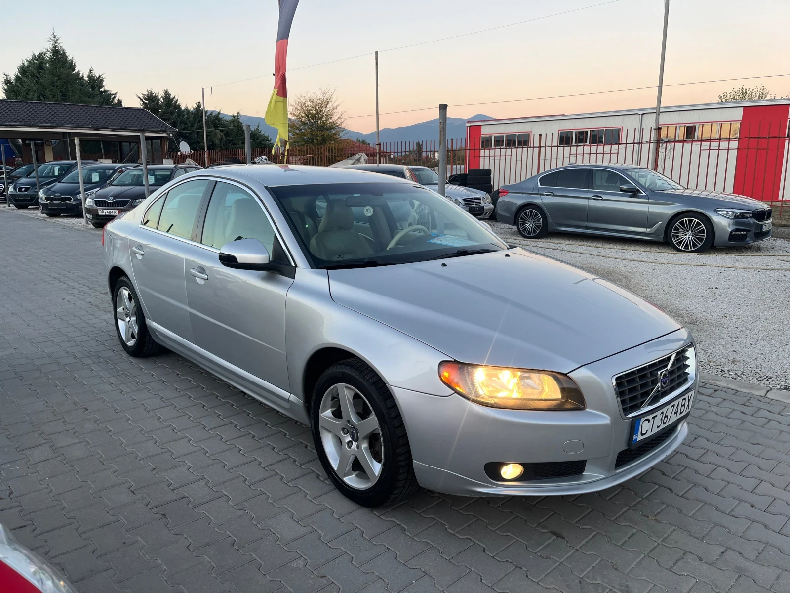 Volvo S80 2.4* D5* Автомат* нави* Кожа* Топ* Обслужена*  - изображение 3