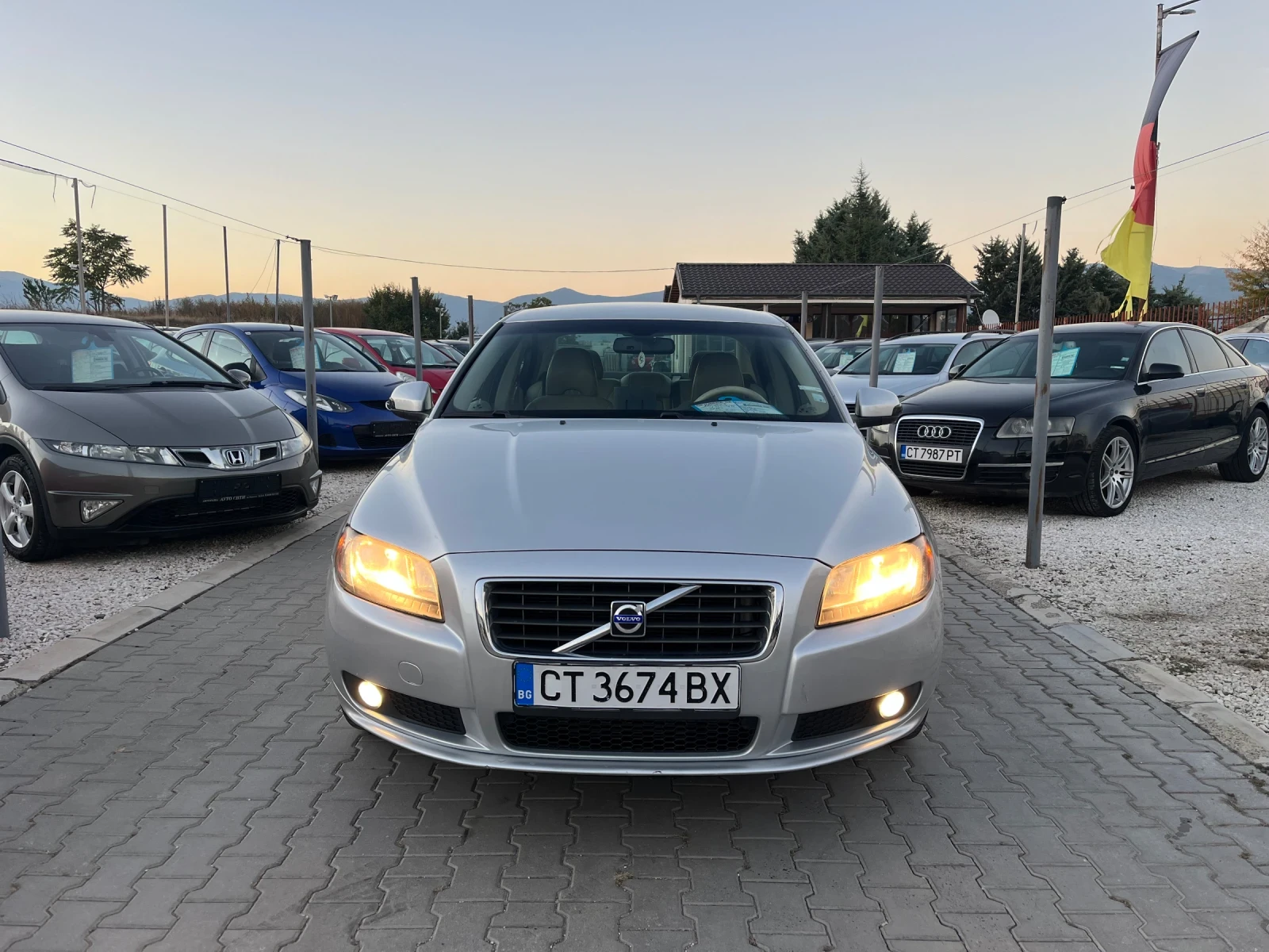 Volvo S80 2.4* D5* Автомат* нави* Кожа* Топ* Обслужена*  - изображение 2