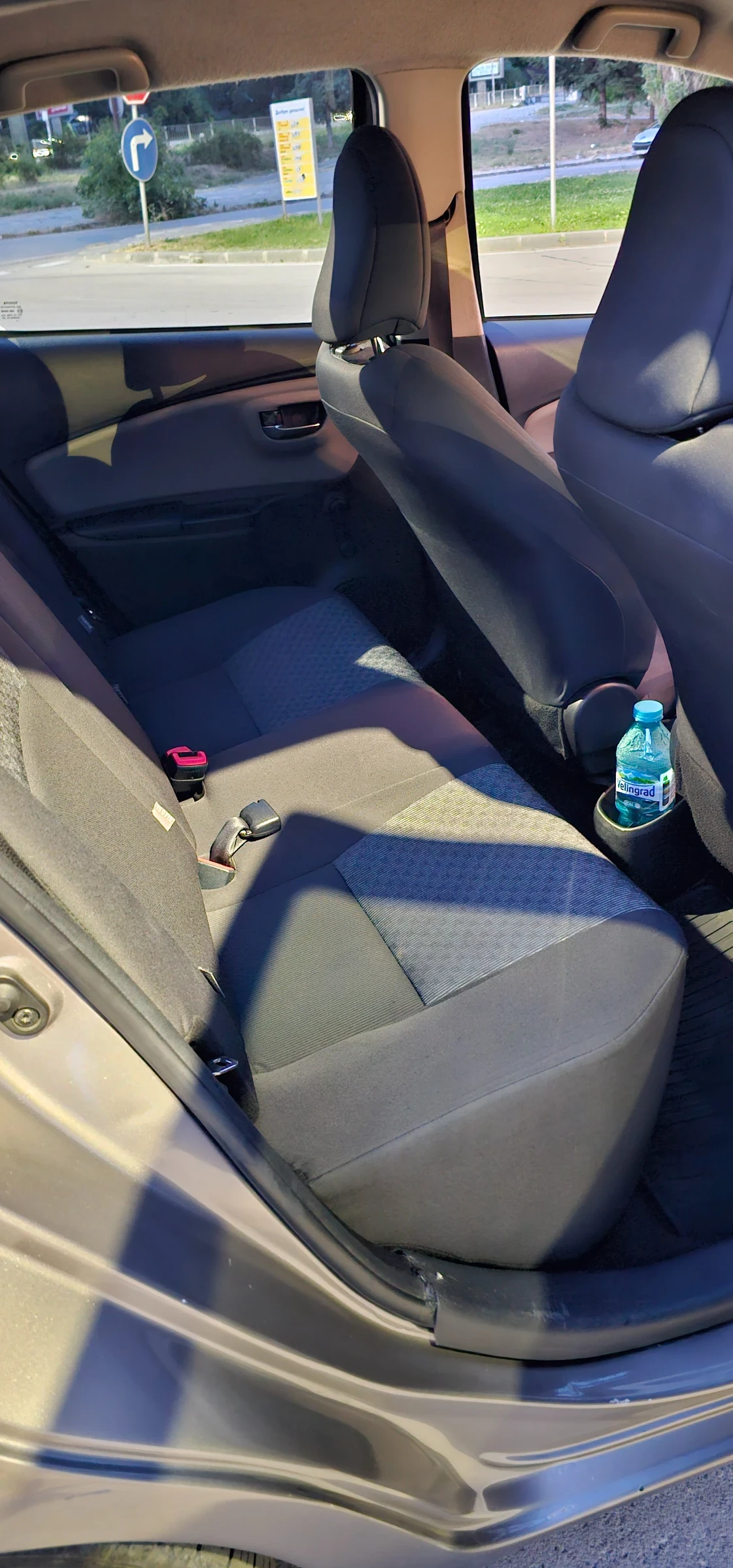 Toyota Yaris 1.0 LPG 2015 КАТО НОВА!! - изображение 7