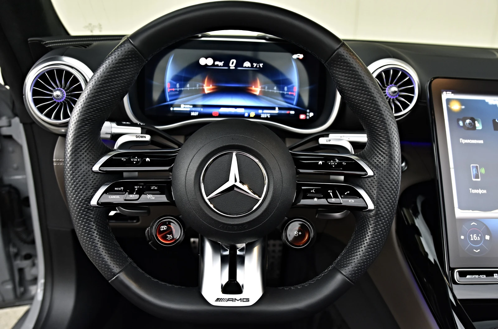 Mercedes-Benz SL 63 AMG 4M+ BURMESTER AERO LIFT FULL - изображение 10