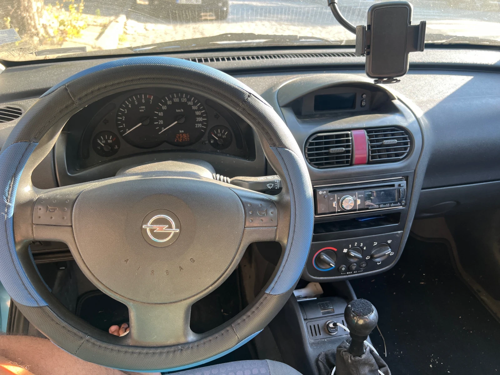 Opel Corsa 1.2 - изображение 9