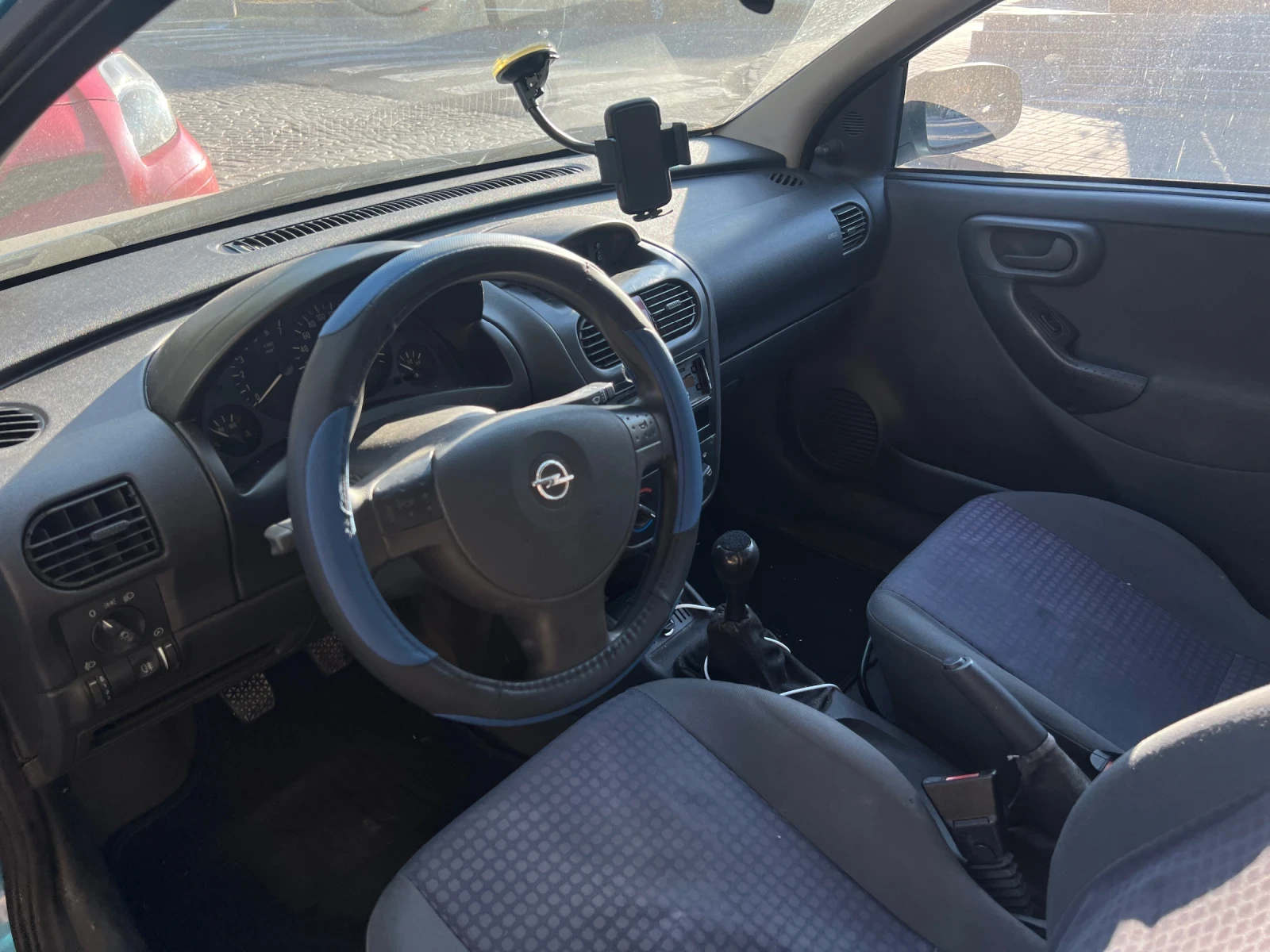 Opel Corsa 1.2 - изображение 8