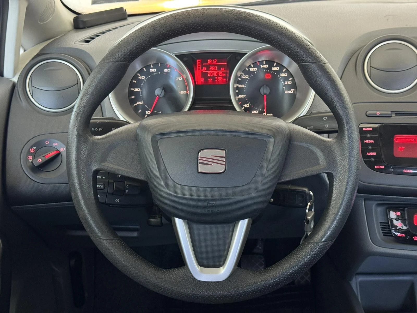 Seat Ibiza 1.4i  ГАЗ - изображение 8