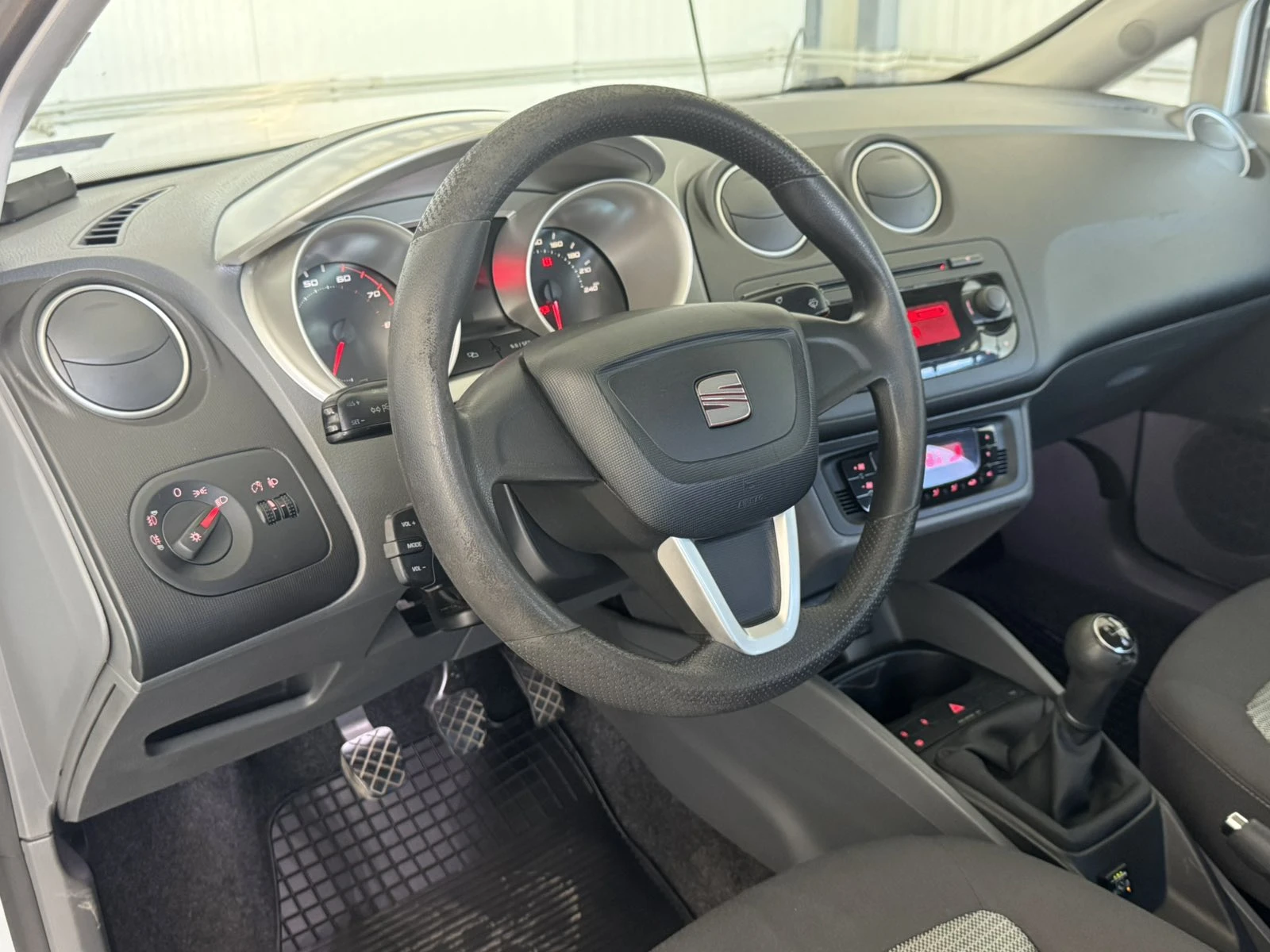 Seat Ibiza 1.4i  ГАЗ - изображение 7