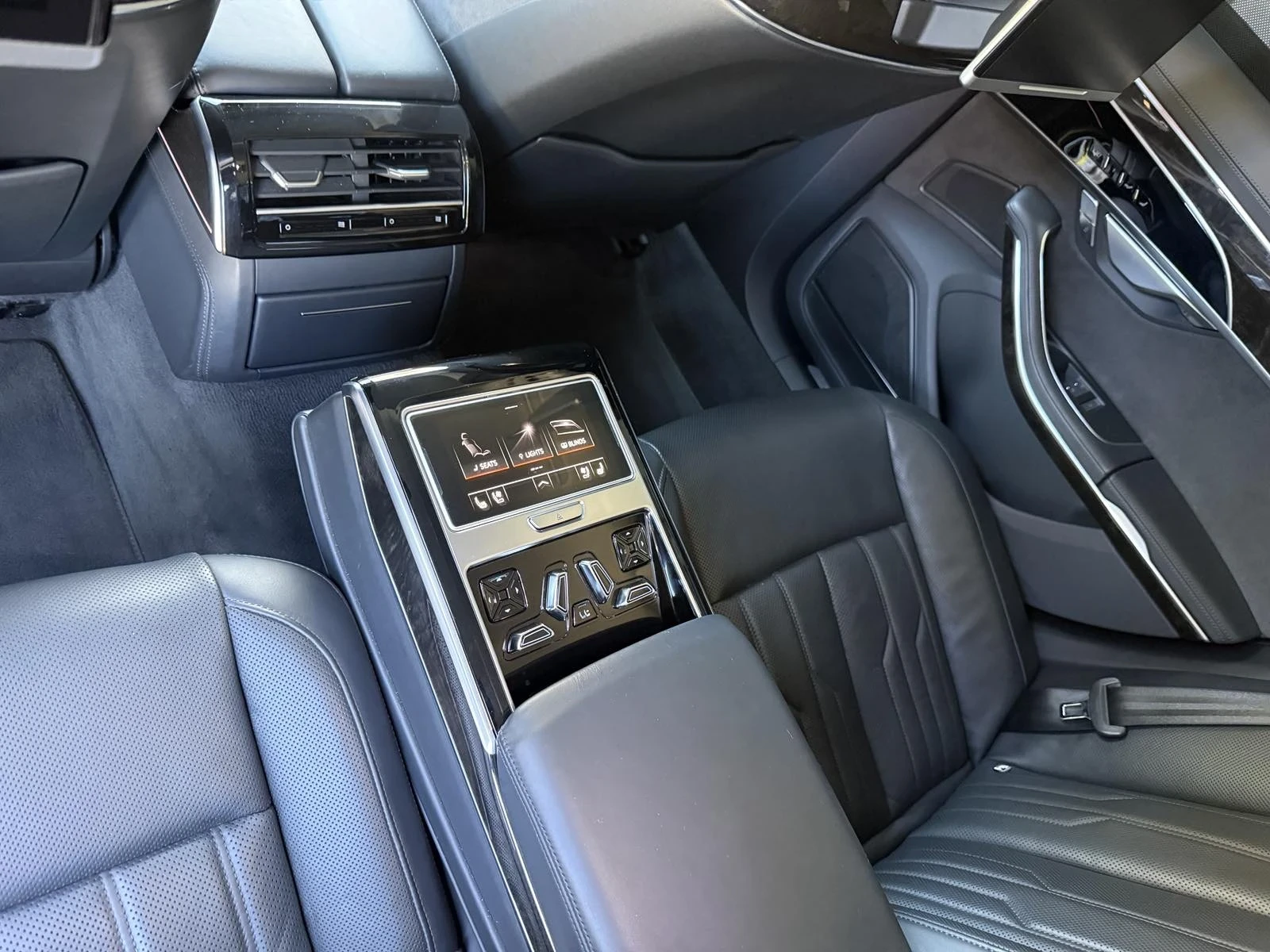 Audi A8  - изображение 7