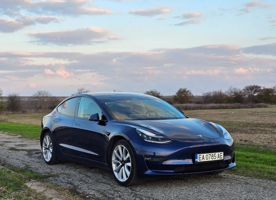 Tesla Model 3  4х4 Европейска Long Range - изображение 8