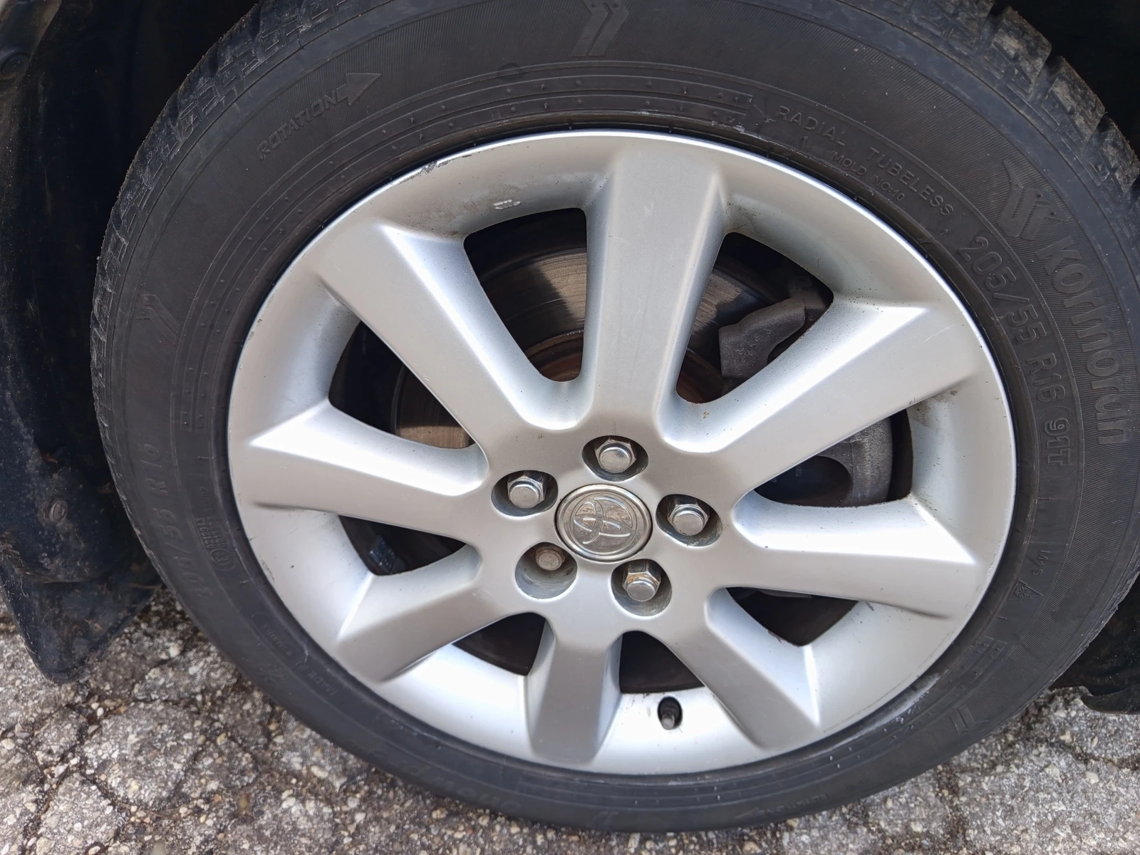 Toyota Avensis  - изображение 5