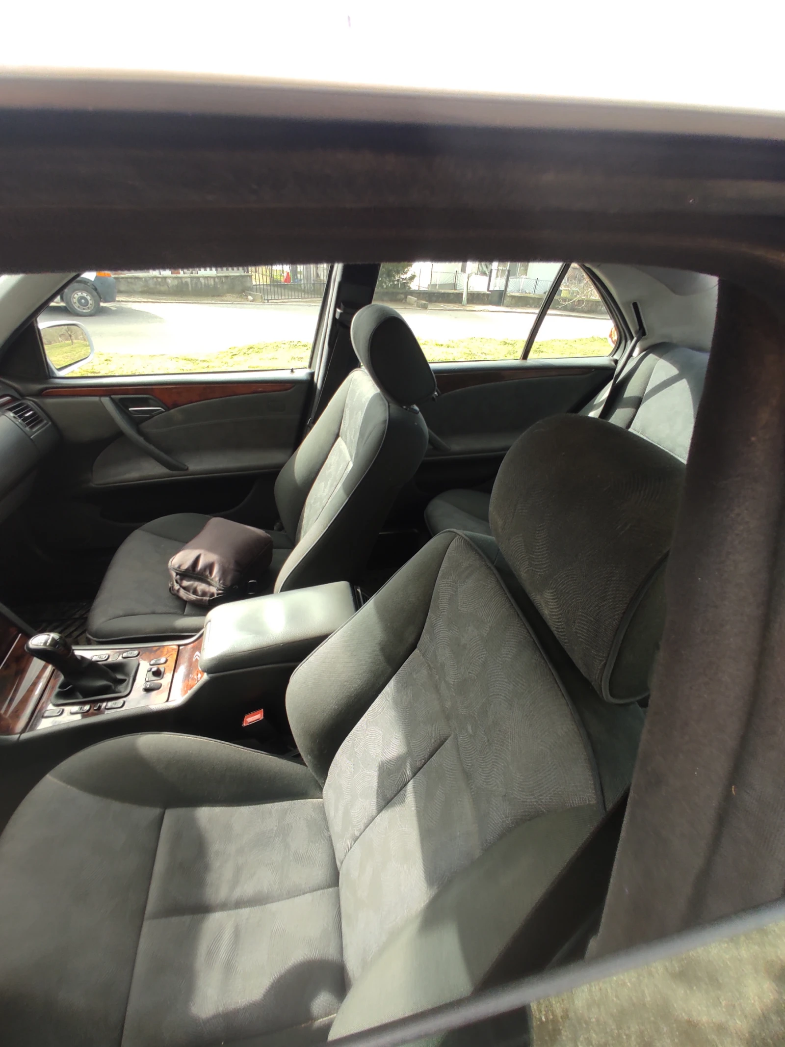 Mercedes-Benz E 220, снимка 10 - Автомобили и джипове - 53739663