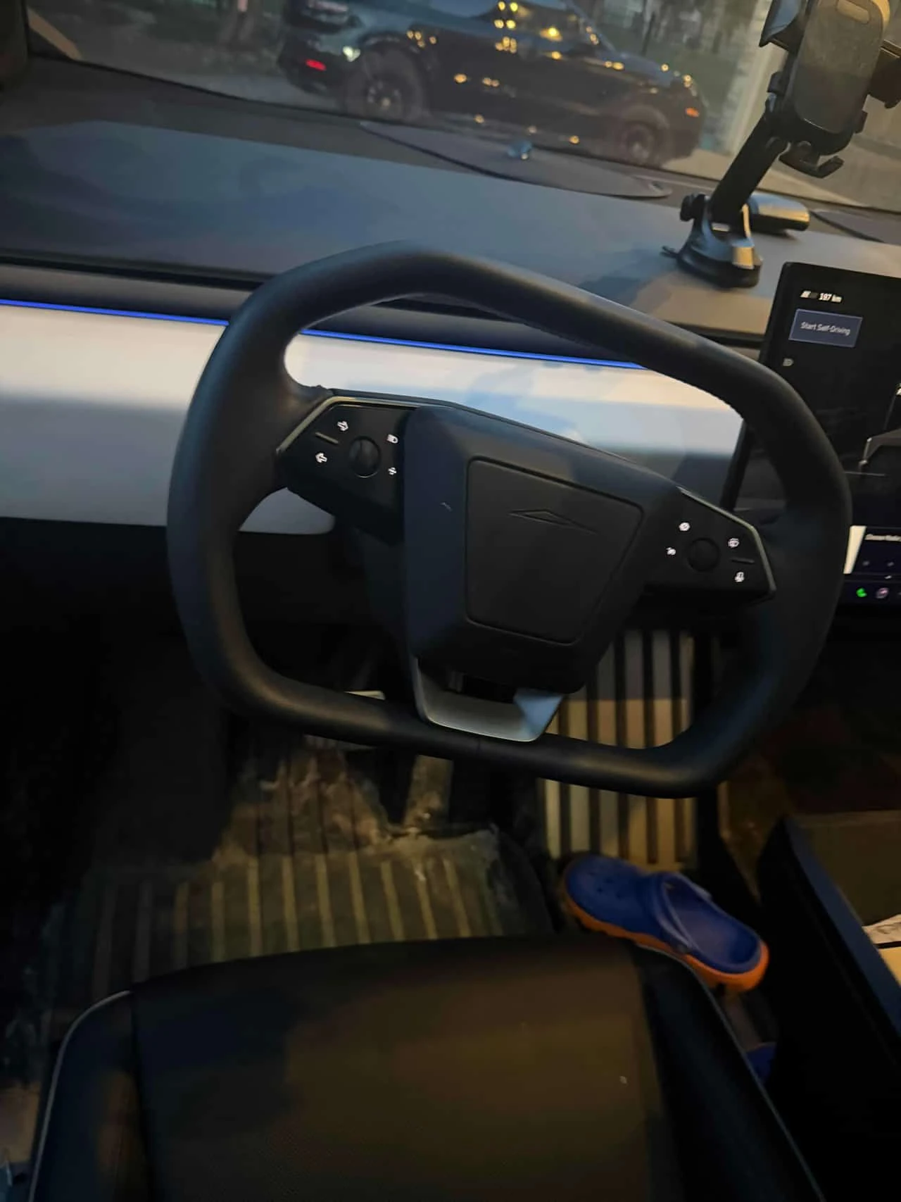 Tesla Cybertruck * AWD * PANO* �������*  | Mobile.bg � ����������� 8
