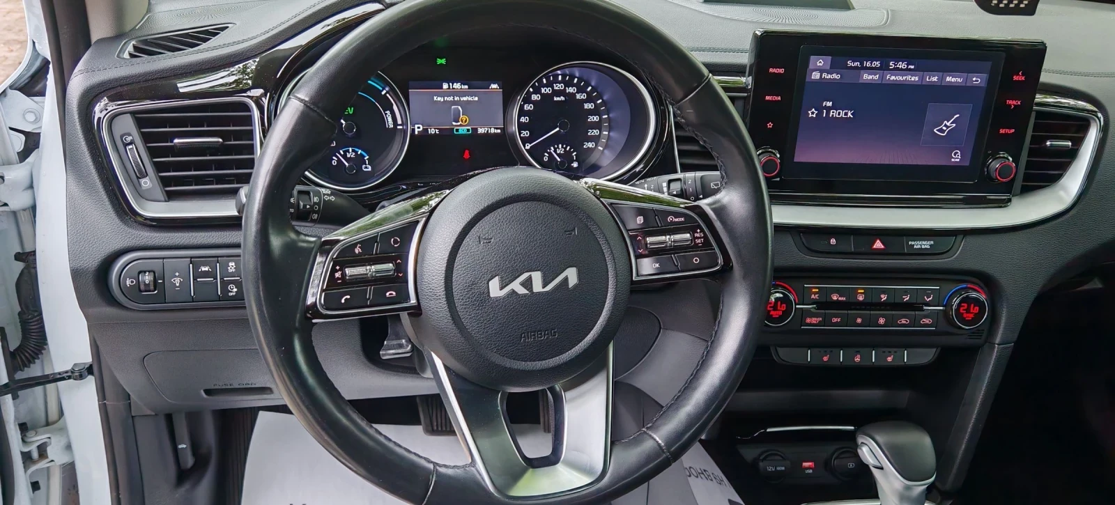 Kia XCeed 1.6 PLUG-IN HYBRID NOVA, снимка 10 - Автомобили и джипове - 54597848