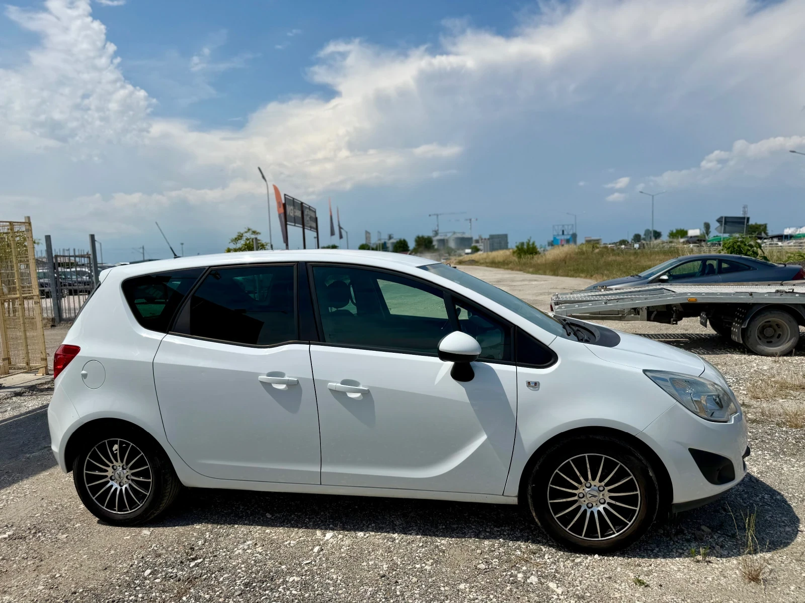 Opel Meriva 1.4 Фабрична газ , снимка 8 - Автомобили и джипове - 54868281