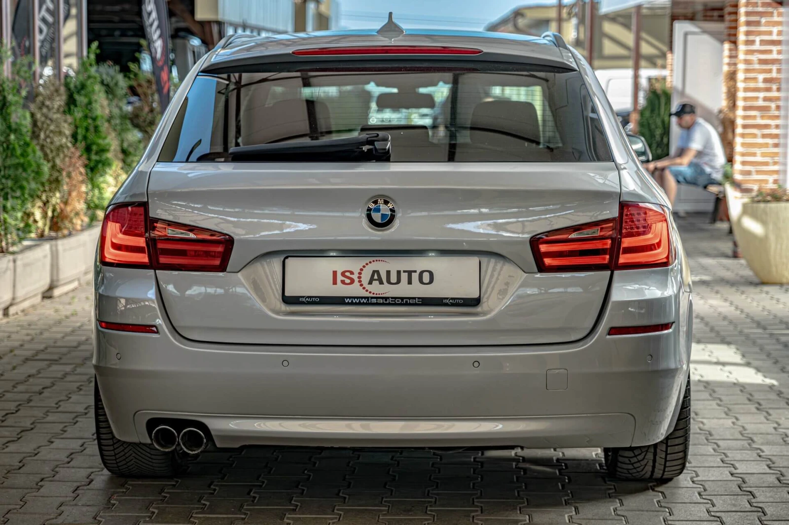 BMW 520 d/F11/Xenon/PDC/Панорама/Подгрев, снимка 4 - Автомобили и джипове - 55021164