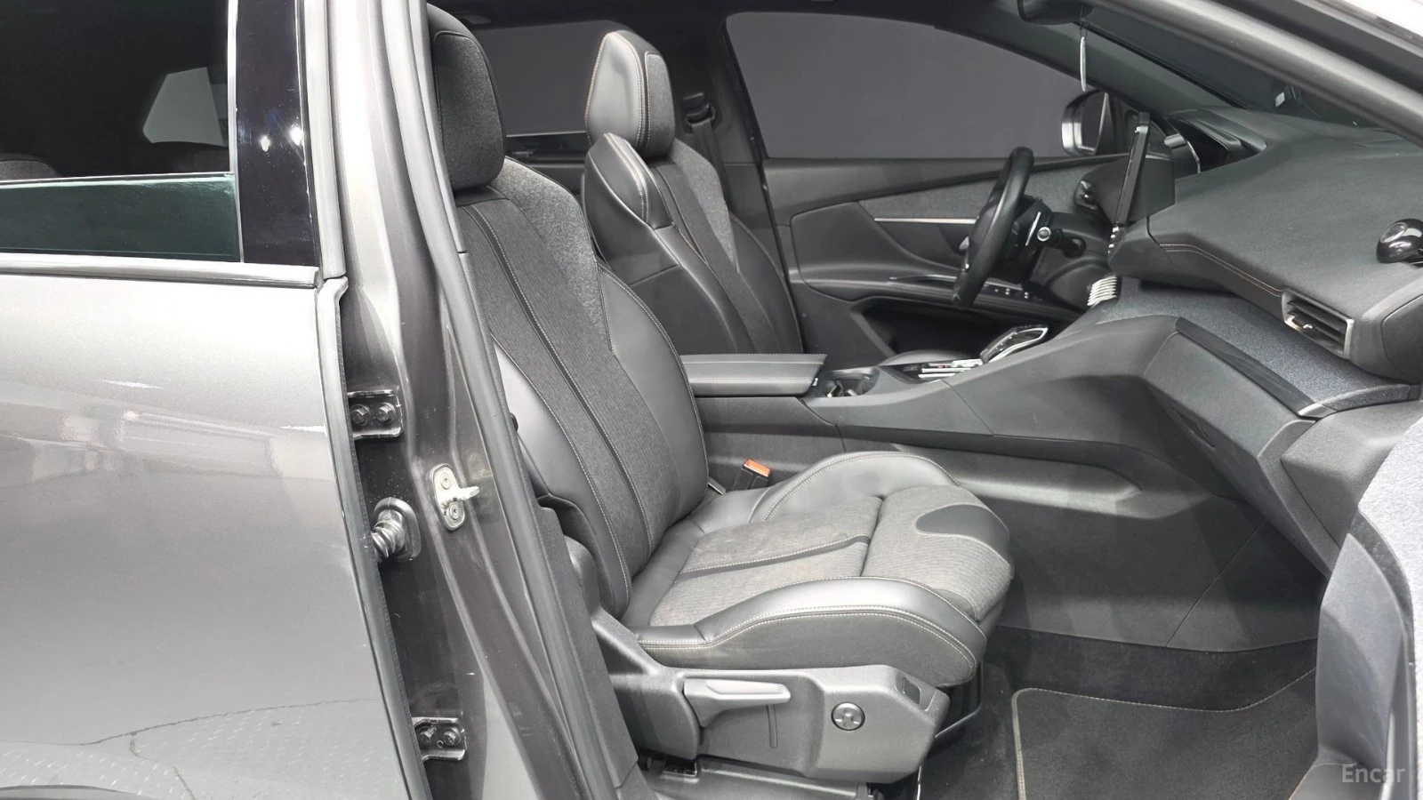 Peugeot 5008 * GT-LINE* ПАНО* KEYLESS* Camera* ПОДГРЕВ* , снимка 12 - Автомобили и джипове - 55570443