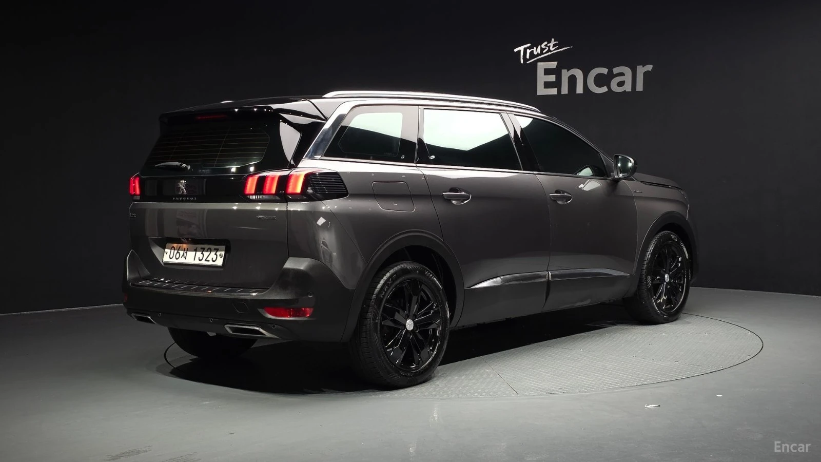 Peugeot 5008 * GT-LINE* ПАНО* KEYLESS* Camera* ПОДГРЕВ* , снимка 2 - Автомобили и джипове - 55570443