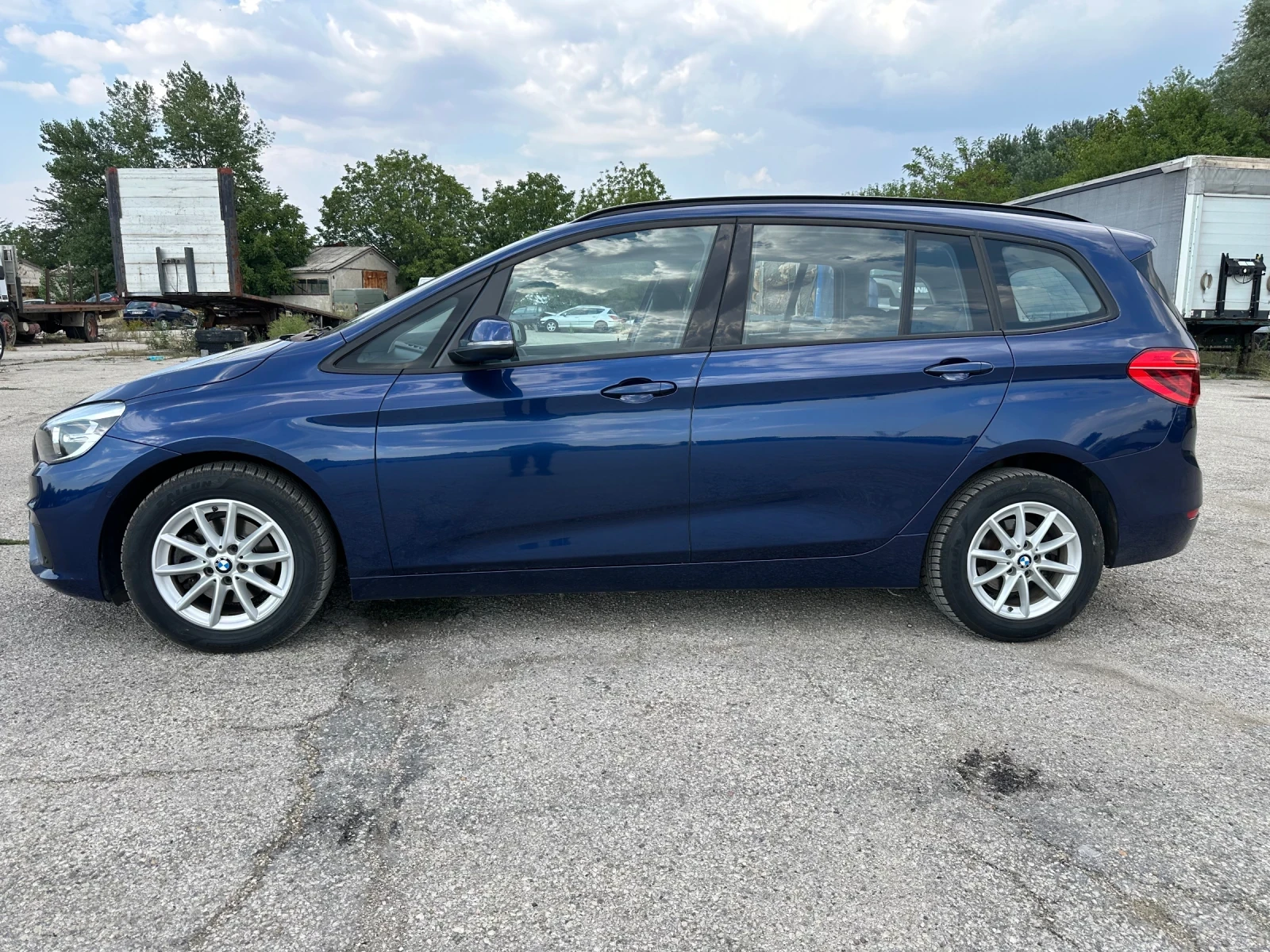 BMW 216, снимка 3 - Автомобили и джипове - 55672060
