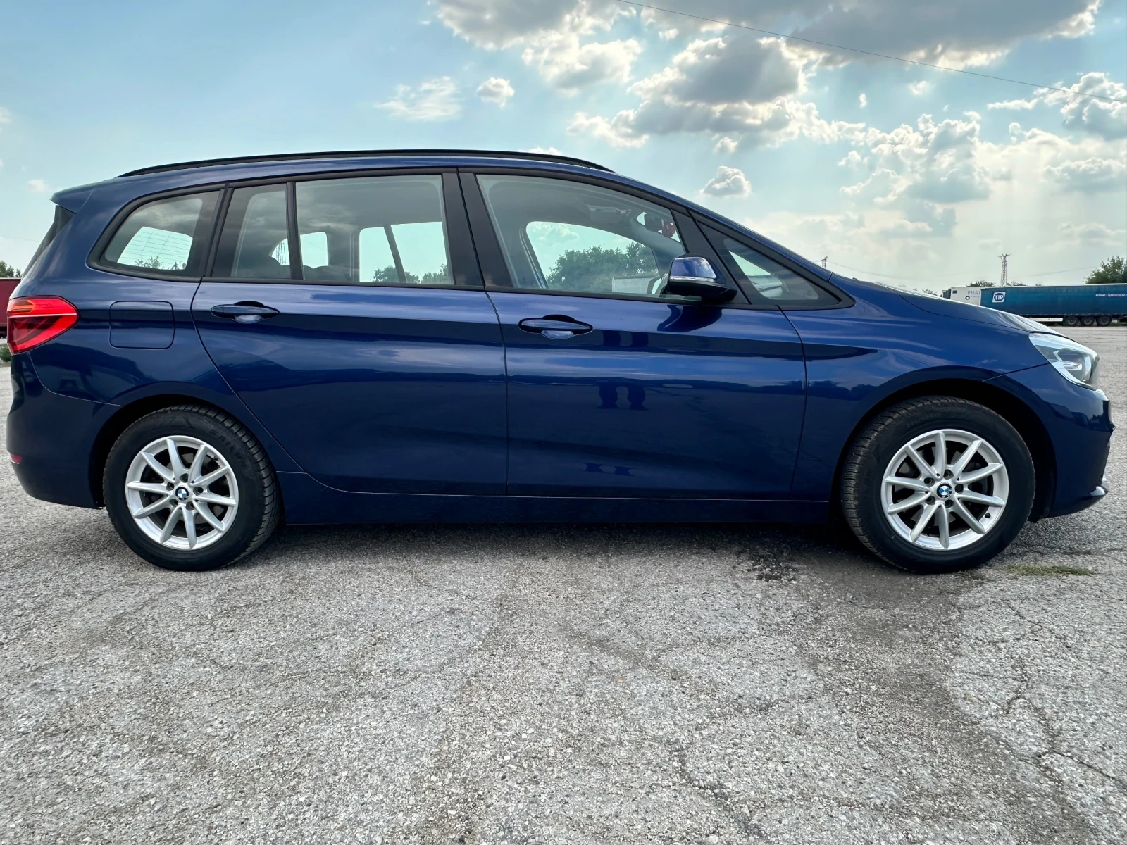 BMW 216, снимка 2 - Автомобили и джипове - 55672060