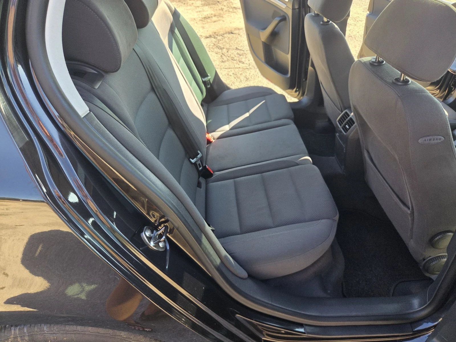 VW Golf 1.9tdi 105ps automat navi, снимка 9 - Автомобили и джипове - 55712834