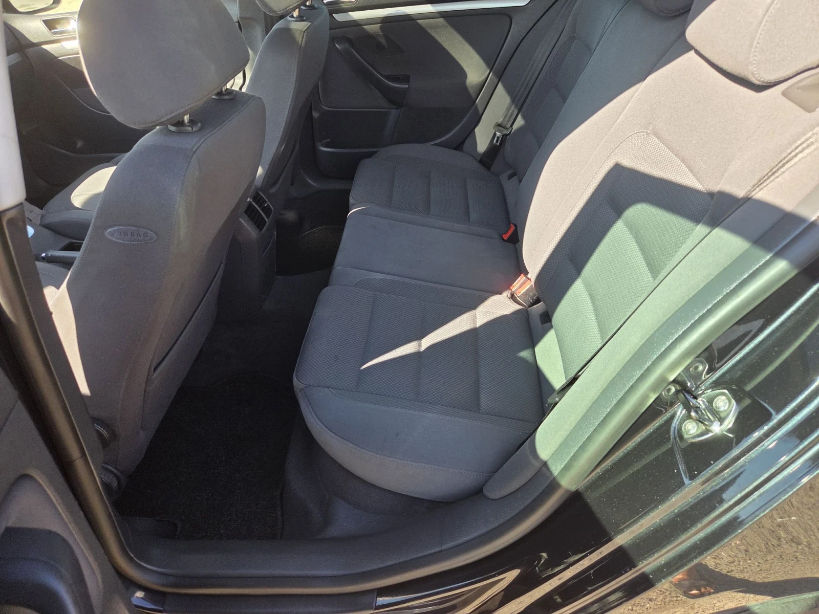 VW Golf 1.9tdi 105ps automat navi, снимка 7 - Автомобили и джипове - 55712834