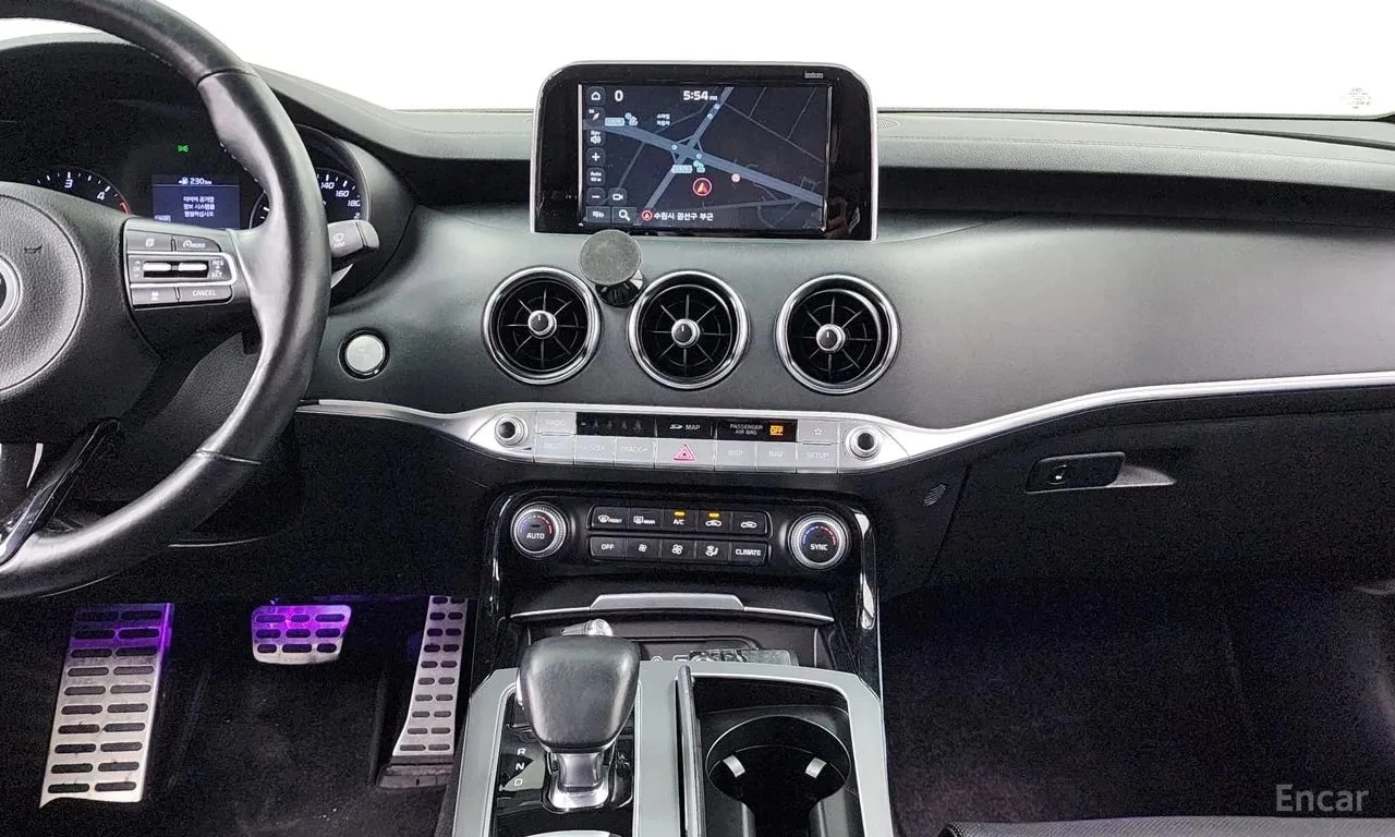 Kia Stinger 2.2 Diesel | АВТОФИНАНСИРАНЕ БЕЗ ПЪРВОНАЧАЛНА, снимка 14 - Автомобили и джипове - 55836872