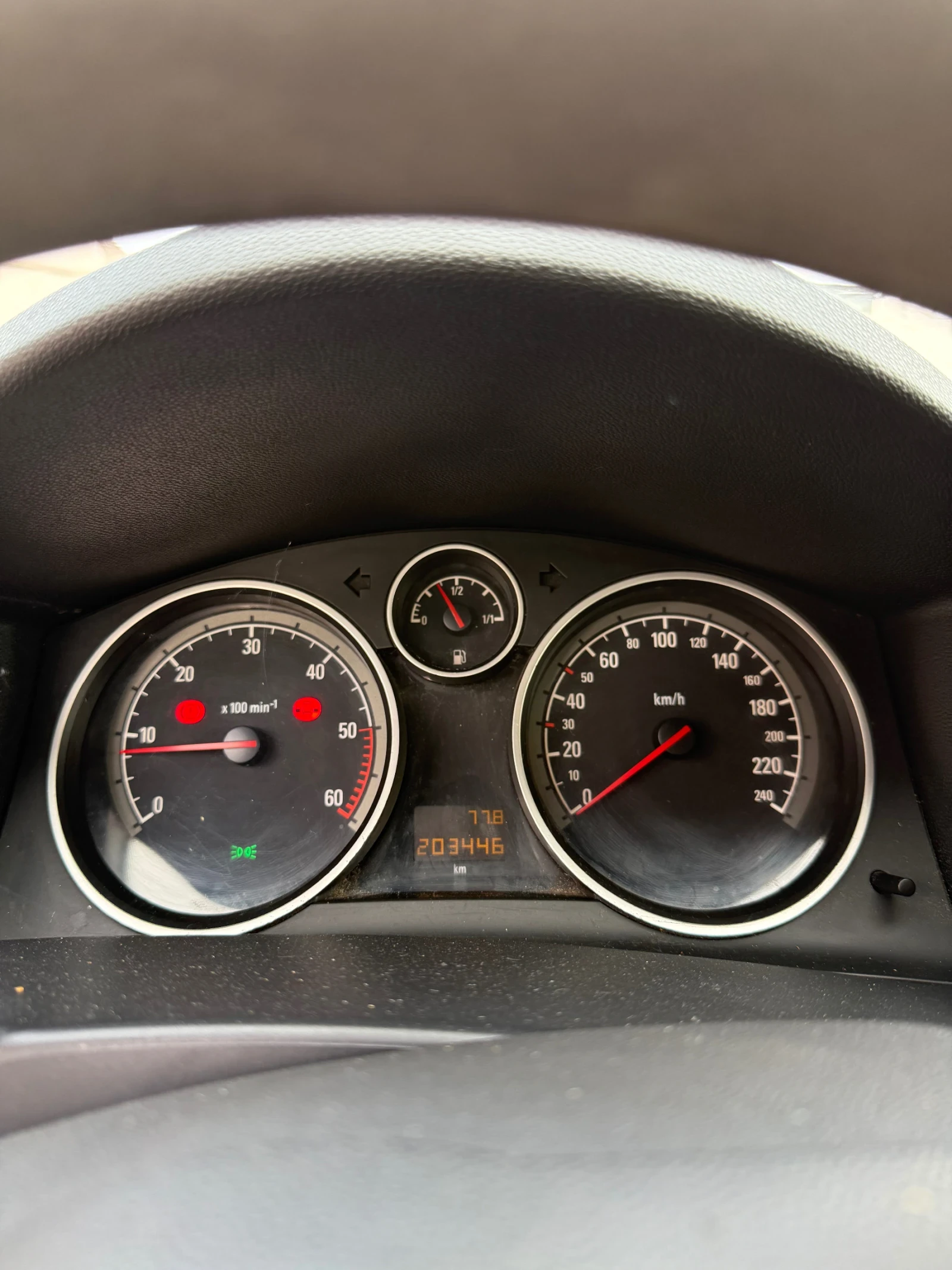 Opel Astra 1.7 CDTI Combi, снимка 6 - Автомобили и джипове - 56451832