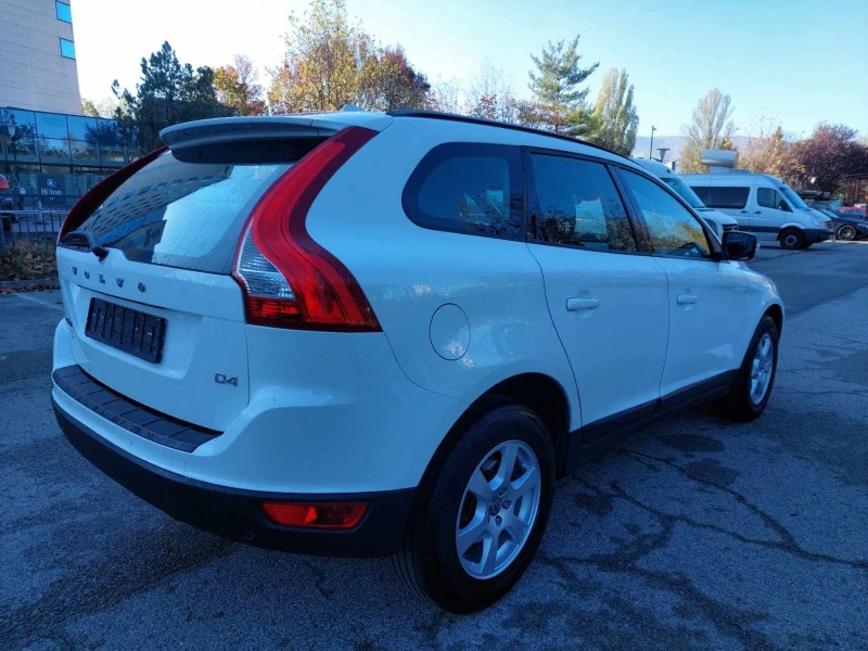 Volvo XC60 D4 2, 0d 163ps AUTOMATIC, снимка 4 - Автомобили и джипове - 43047710