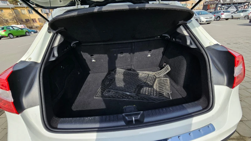 Mercedes-Benz GLA 200, снимка 8 - Автомобили и джипове - 52717437